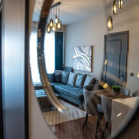 Modern With On-site Gym And Istambul